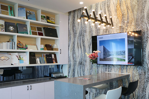 濟(jì)南裝修公司介紹連鎖店裝修應(yīng)該選擇清涼、降暑的色調(diào)